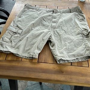 Men’s Wrangler Size 46 Cargo Shorts - Wrangler